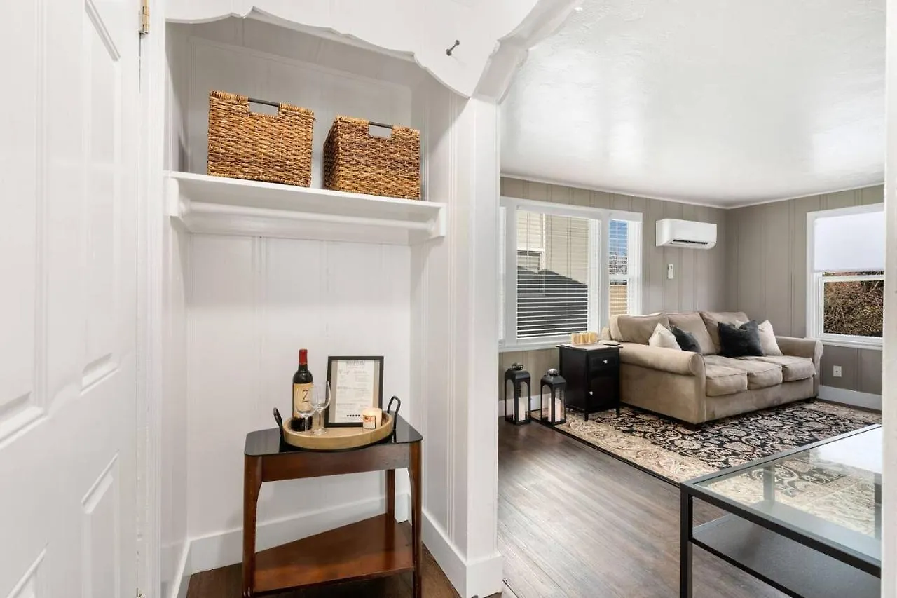 Cozy 1Bdr/1Br Home Near Downtown Sacramento 0*,  United States