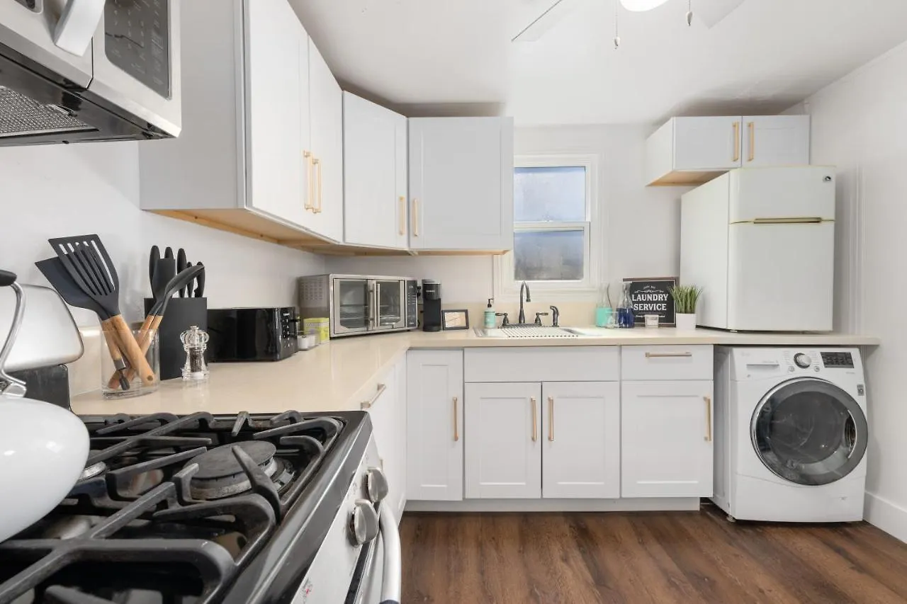 Cozy 1Bdr/1Br Home Near Downtown location